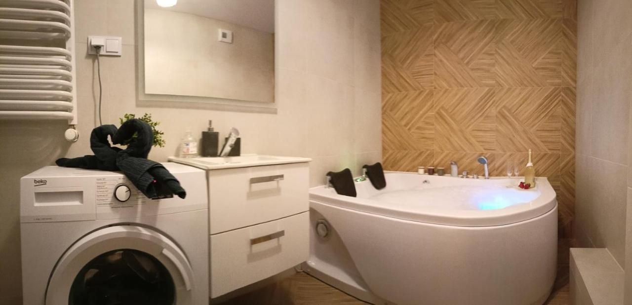 Apartament Z Sauna I Jacuzzi Daire Radom Dış mekan fotoğraf