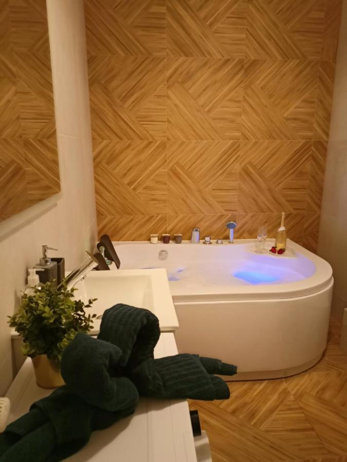 Apartament Z Sauna I Jacuzzi Daire Radom Dış mekan fotoğraf